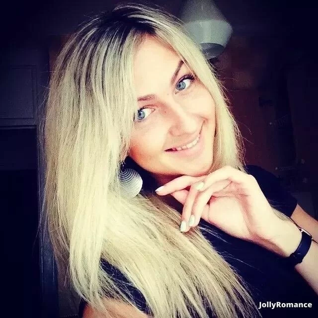 Julia, 29