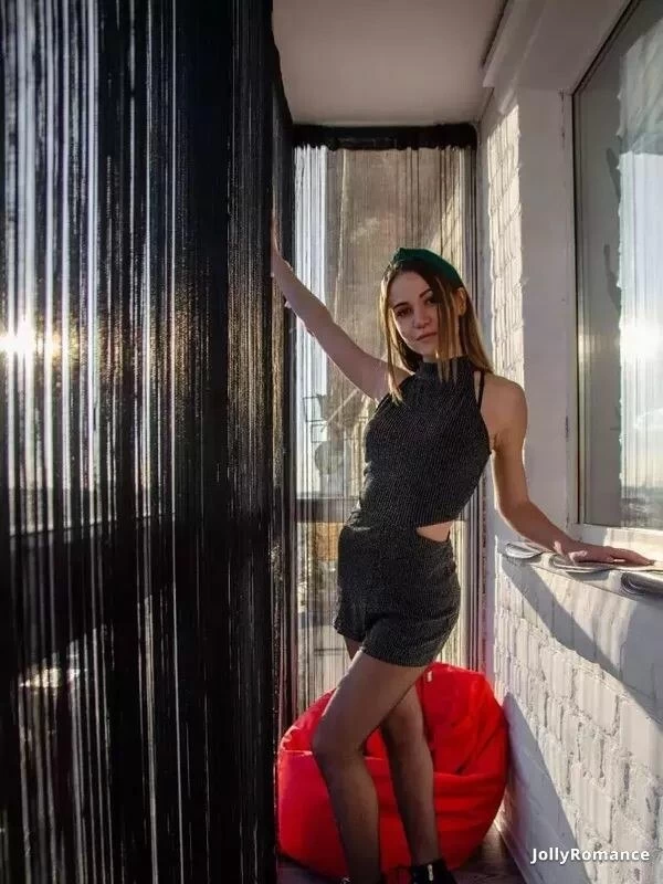 Vicotoria, 23