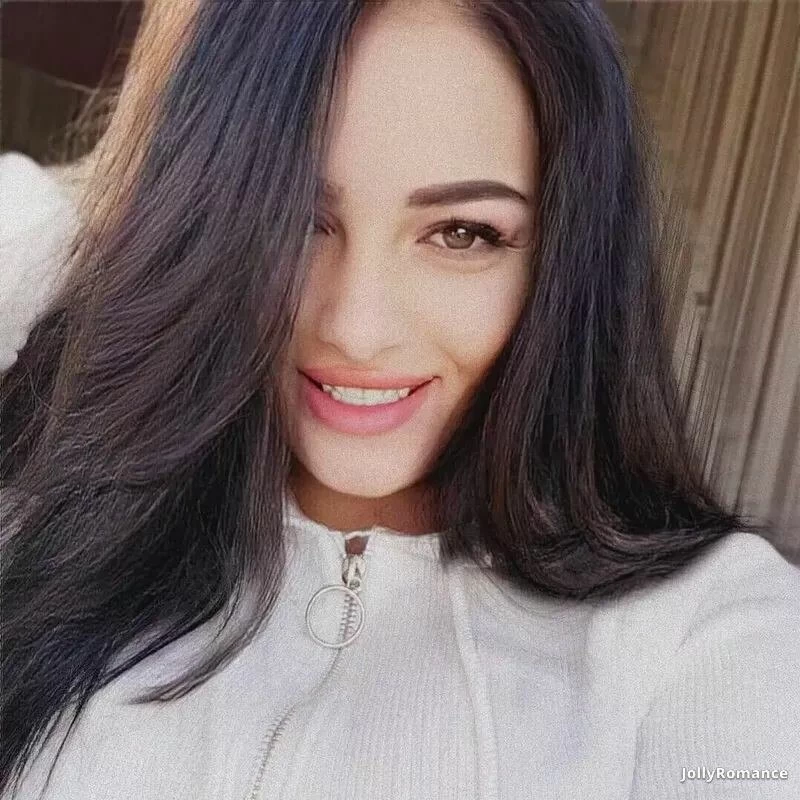 Yana, 25