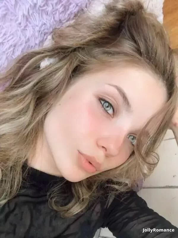 Ludmila, 19