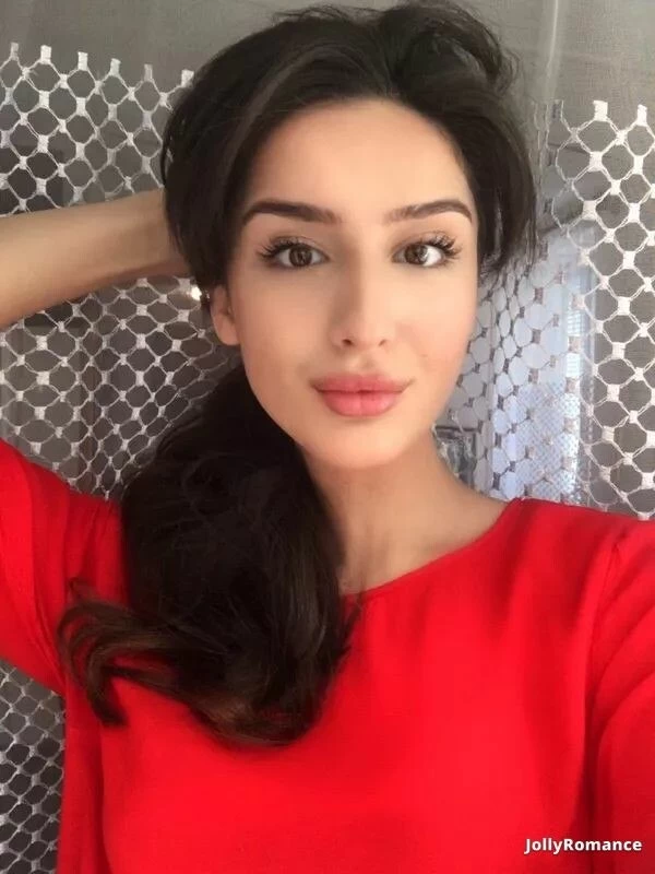 Ekaterina, 22