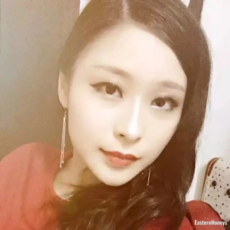 Rebecca, 27