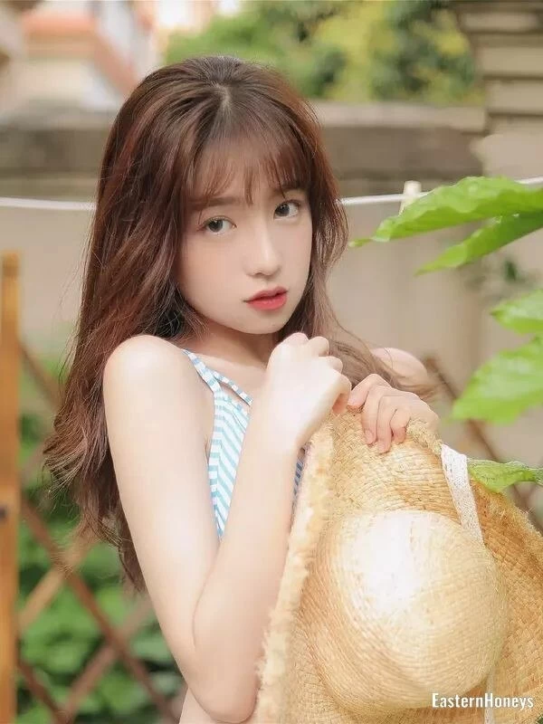 Cindy, 21
