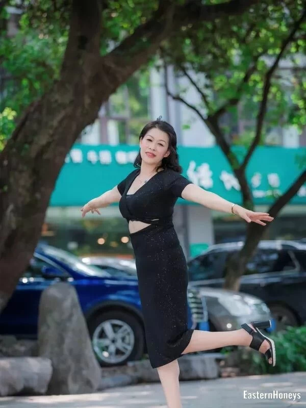 Tong, 53