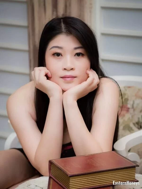 Tina, 38