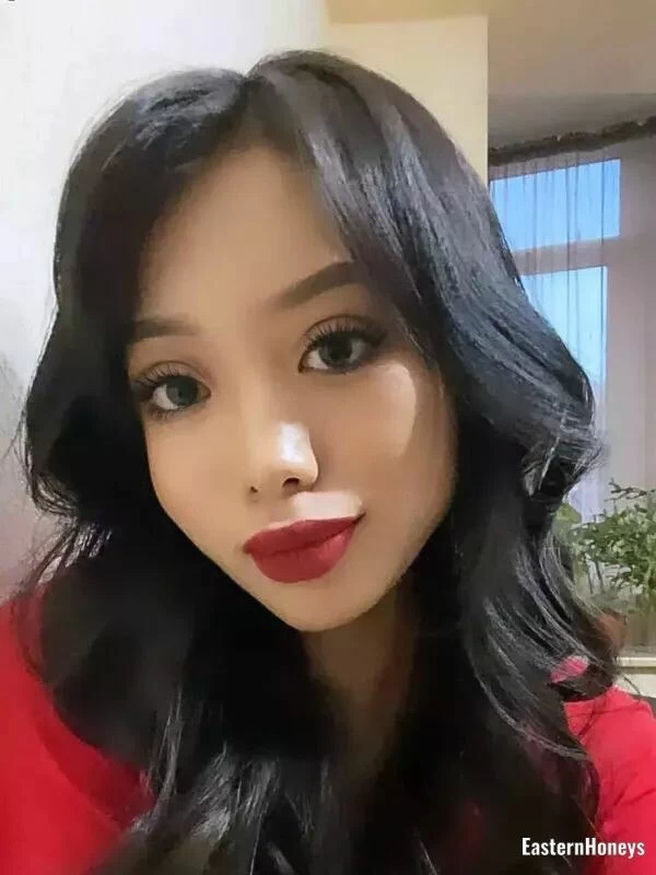 Elena, 24