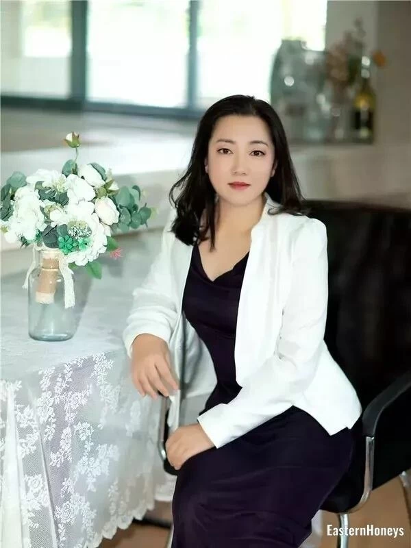 Zhijian, 37