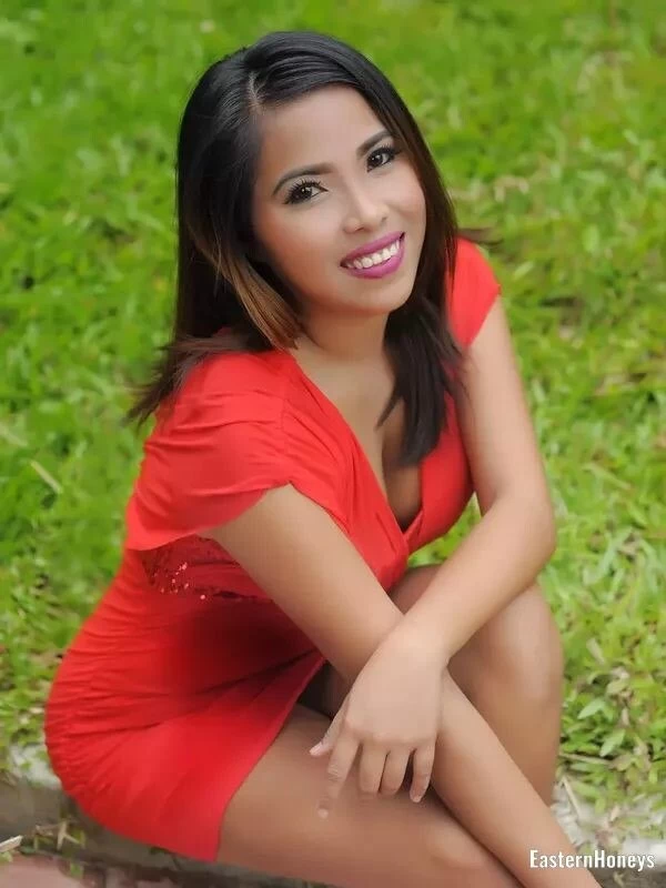 Mae Duron, 27