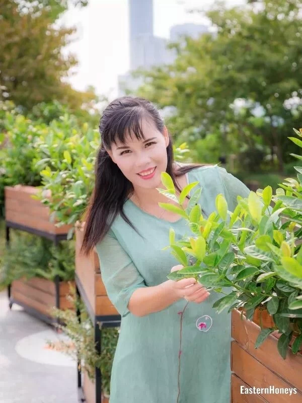 Shiyun Lei, 54