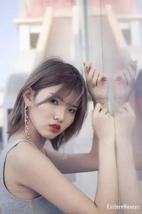Yu Jia, 23