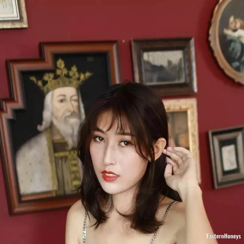 Yi, 23