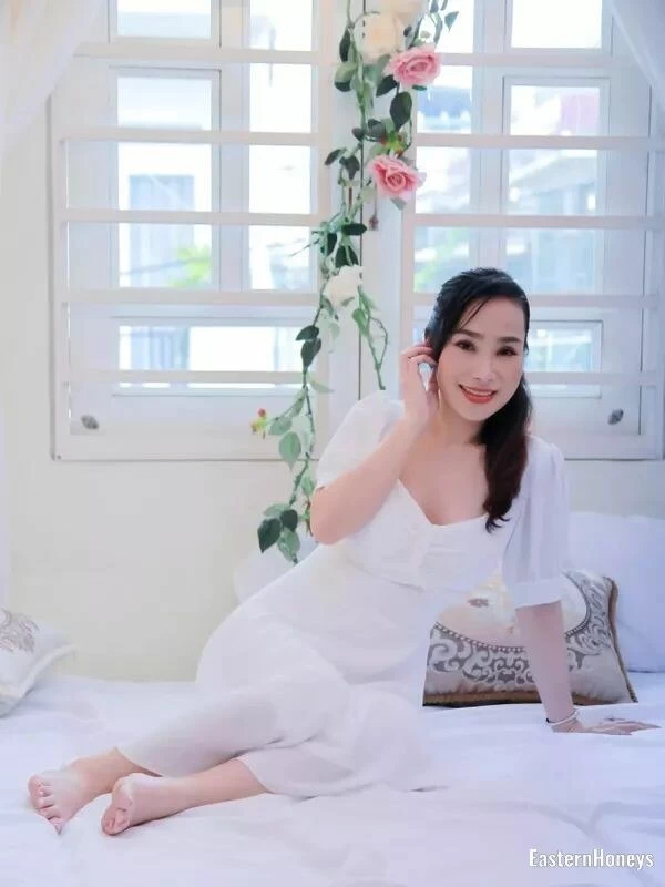 Nhung, 46