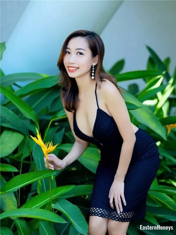 Alice, 28