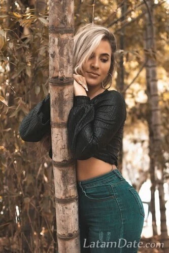 CAMILA, 30