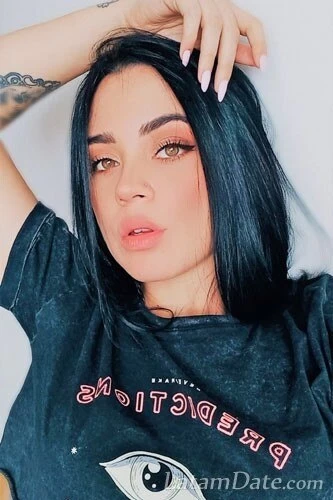 Daniela, 26