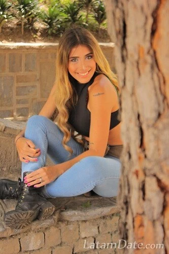 Valentina, 26