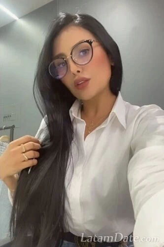 Karolina, 33
