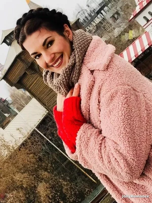 Anastasia, 32