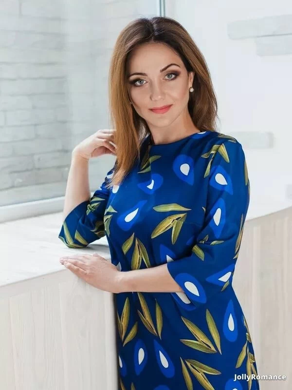 Karolina, 41