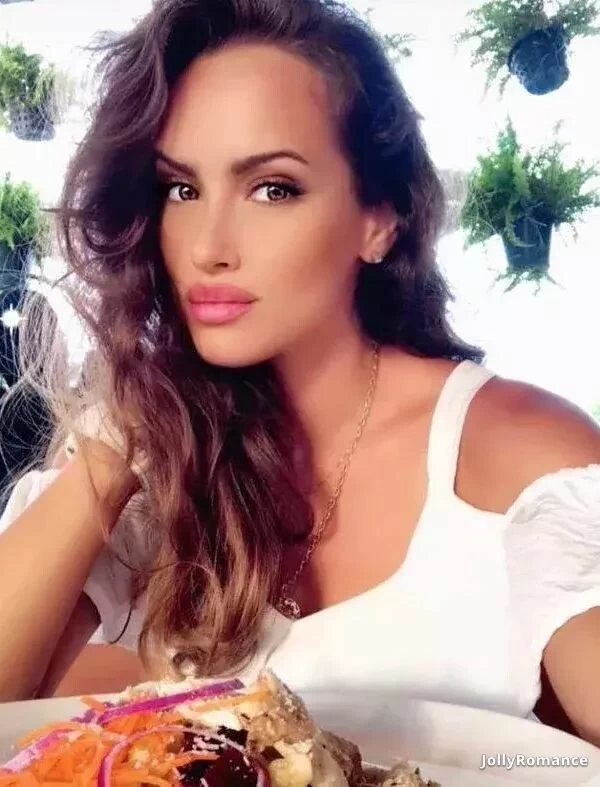 Tatiana, 36