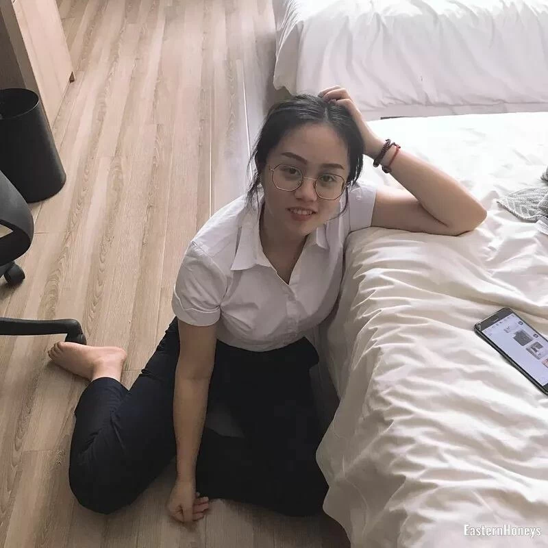 Aihua, 26