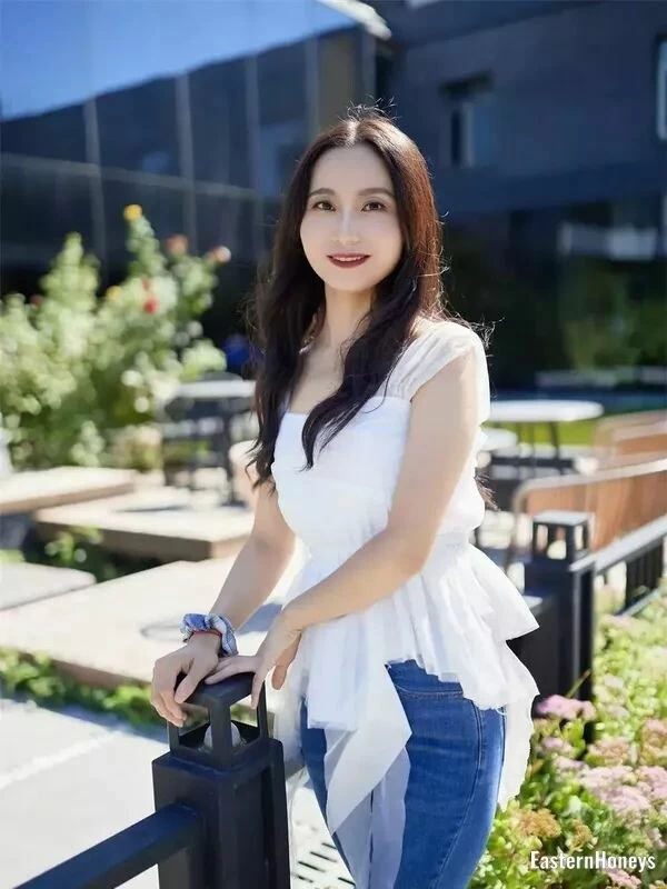 Xiaoying Yan, 27