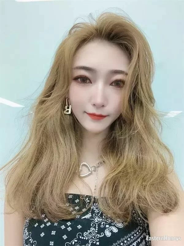 Jia, 28