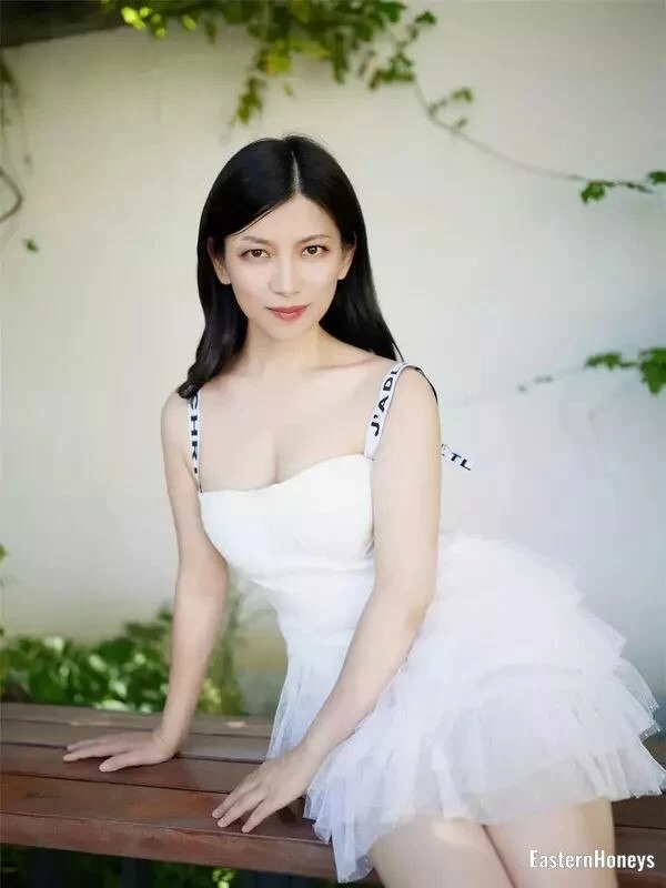 Rong Yan, 36