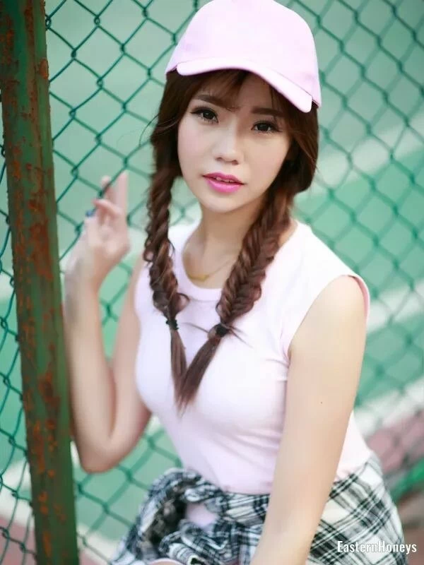 Qiaohui, 27