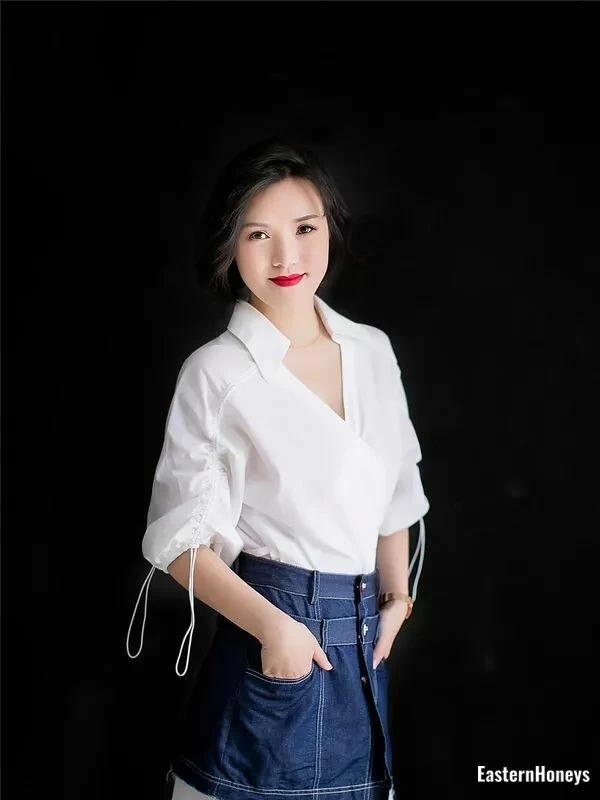 Anne, 27