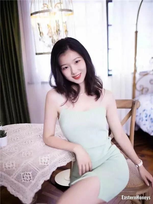 Julia, 19