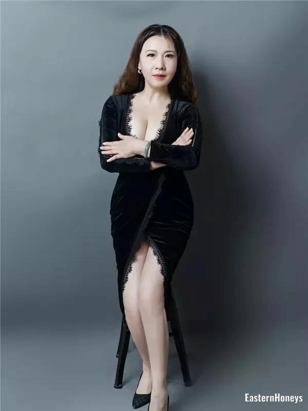 YueYue, 55