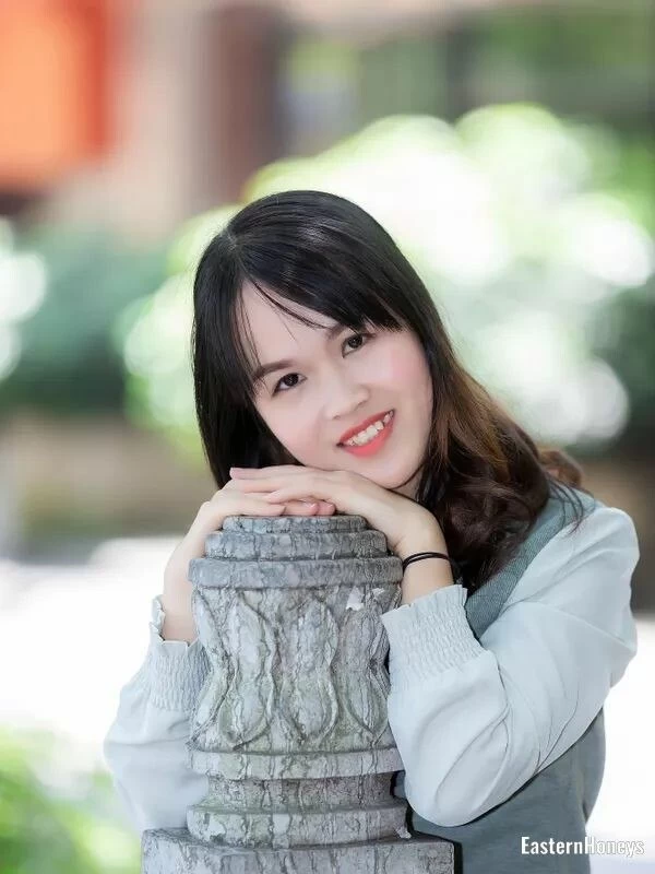 Annie, 27