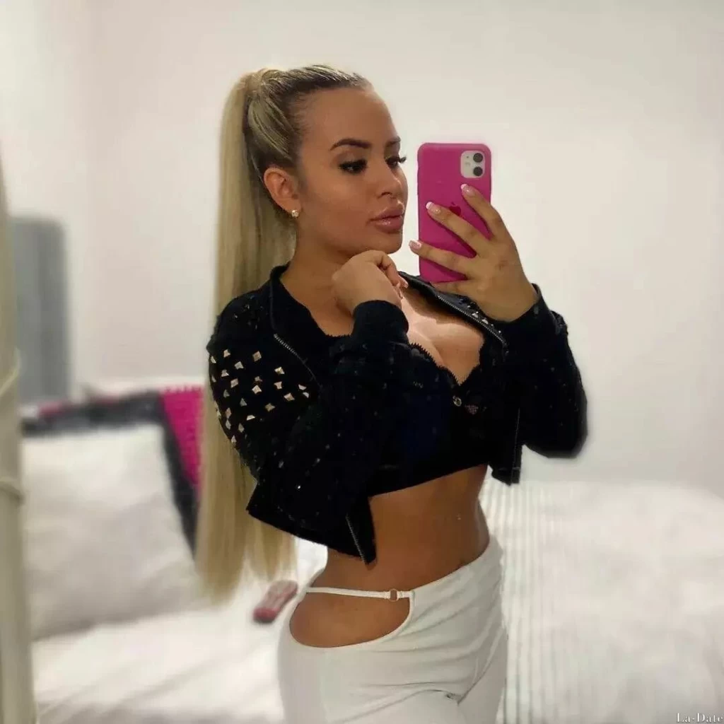 Melissa, 25