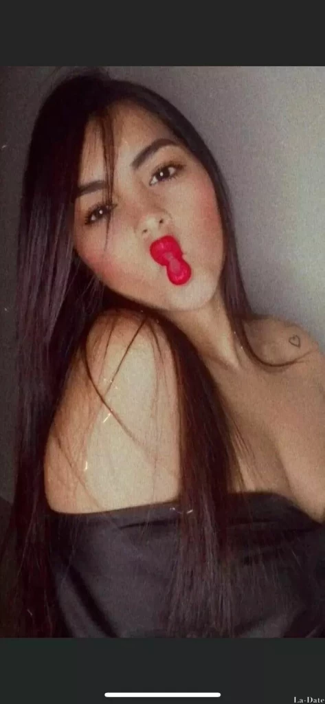 Paola, 23