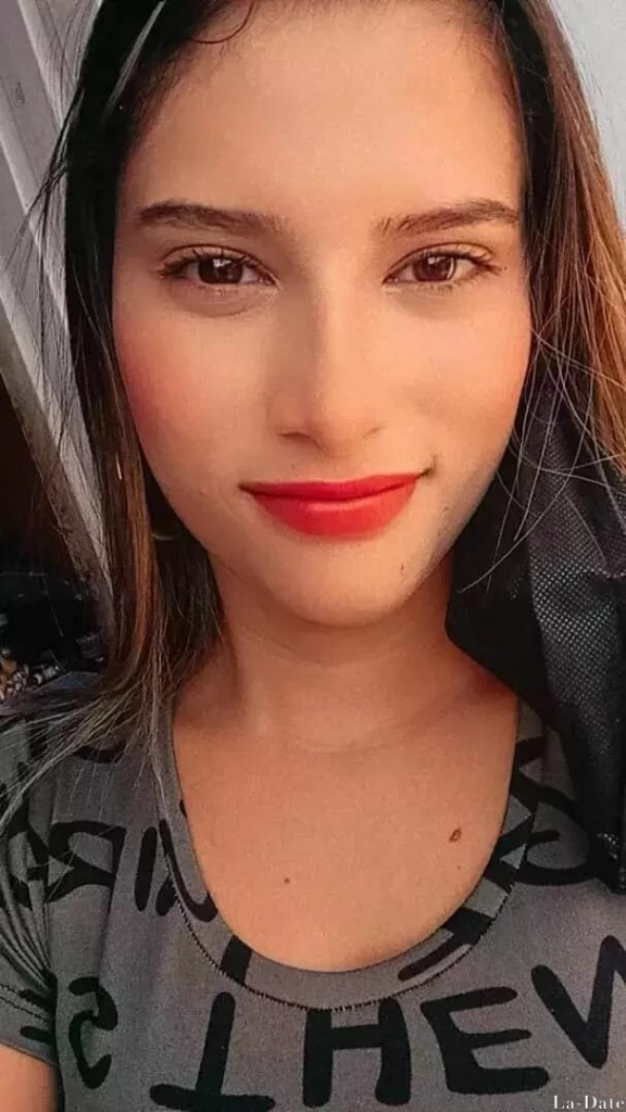 Maria, 24