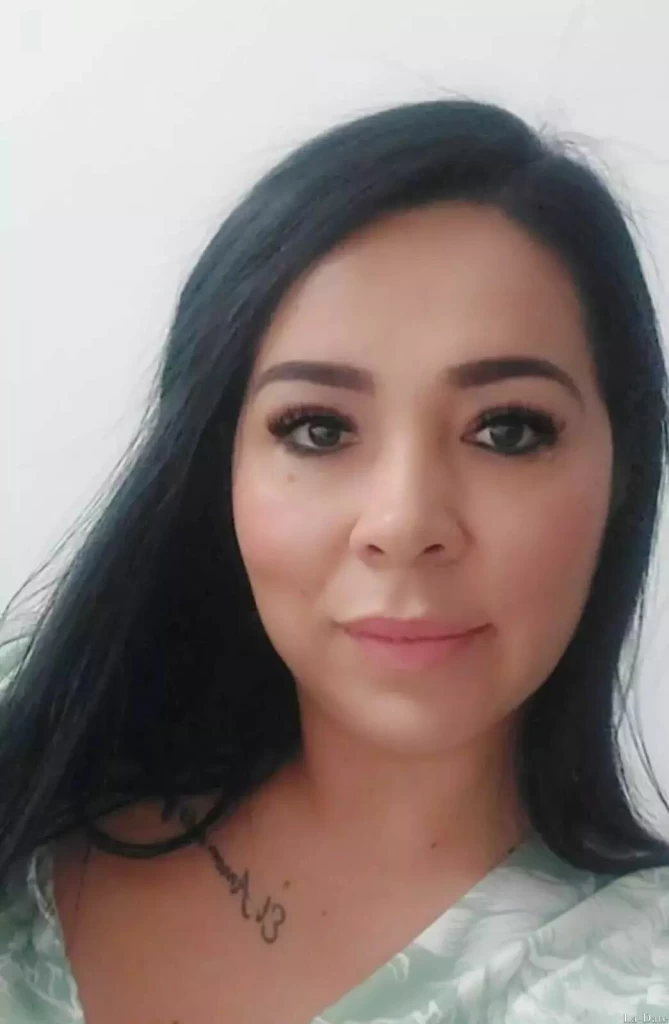 Luisa, 40