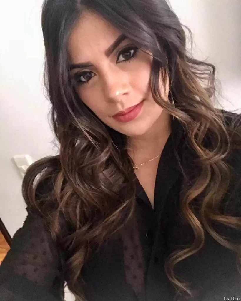Camila, 29