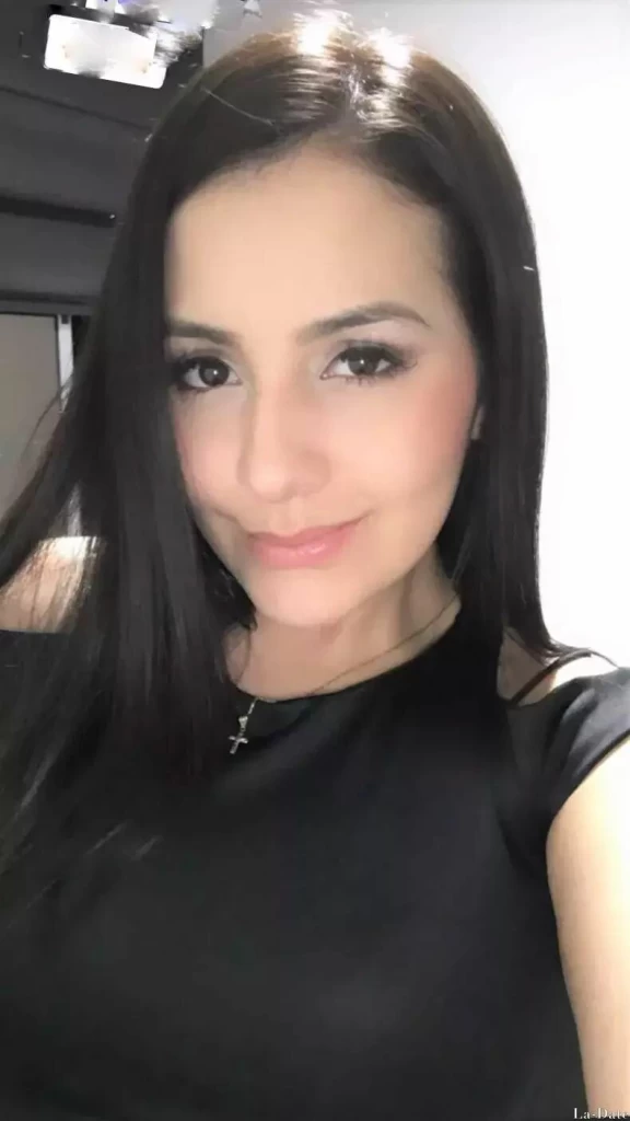 Yaneth, 28