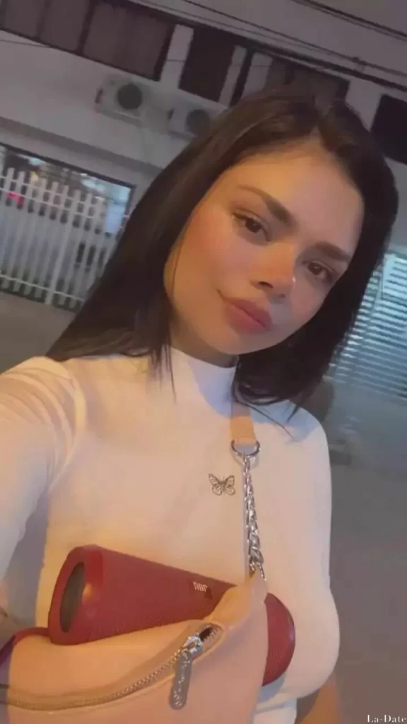 Angely, 26