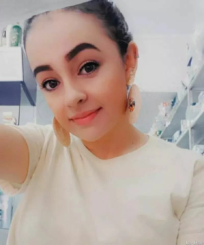 Angelica, 34