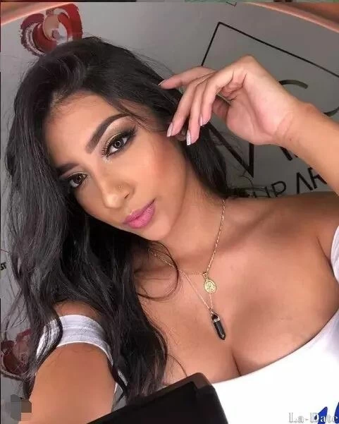Ana, 21