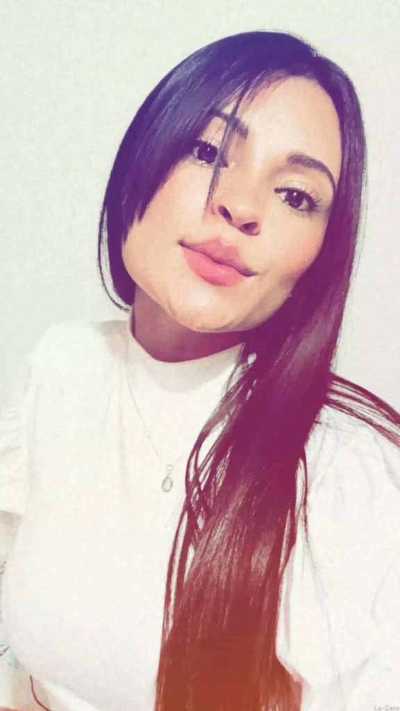 Juliana, 28