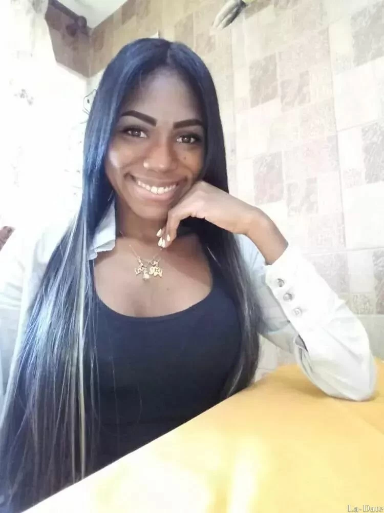 Georgina, 27